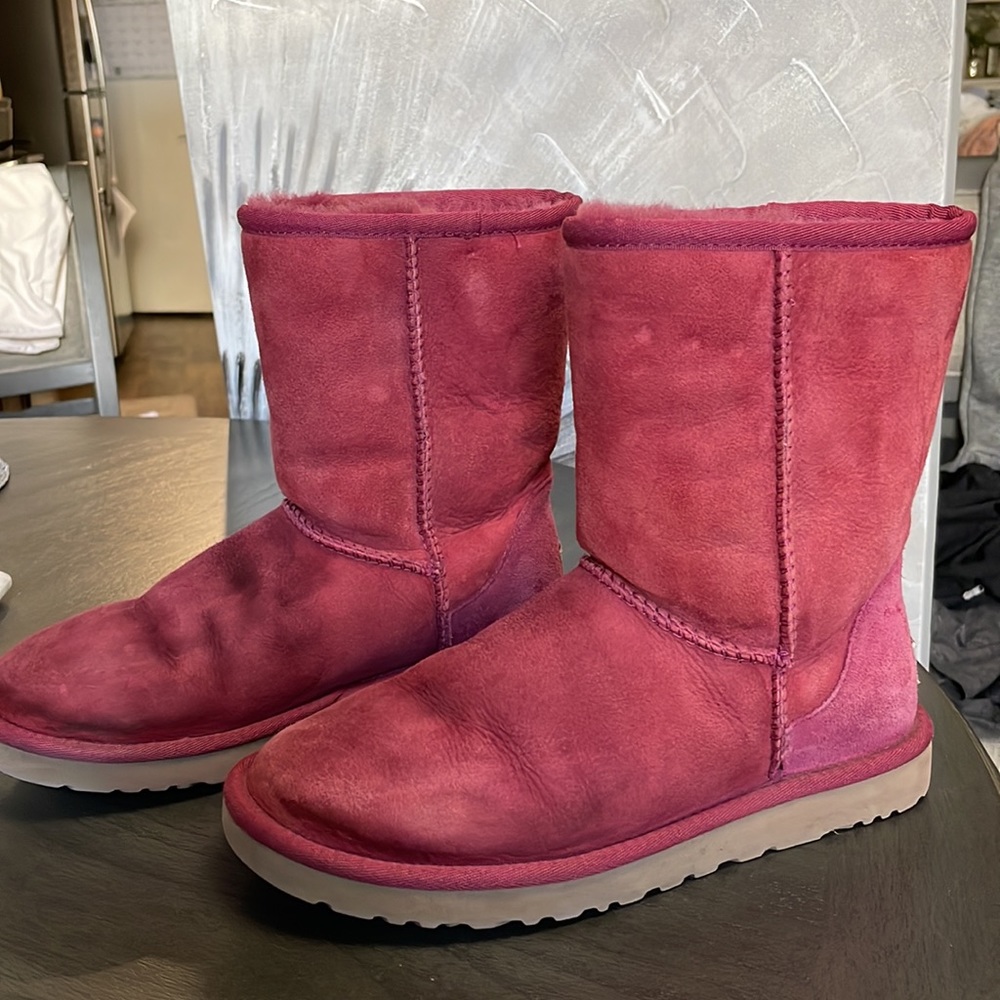 Ugg Australia Classic Short Boots in Sangria Color